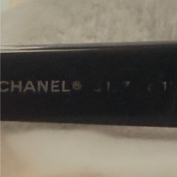 Authentic Vintage Chanel Sunglasses - Picture 13 of 13